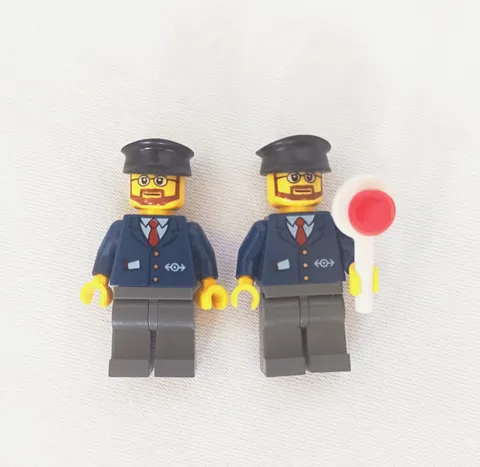 2X LEGO Holiday trn222 Dark Blue Suit (Set 7907)