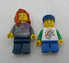 LEGO 31036 Toy/Grocery Store Boy & Store Clerk Minifigures Minifigs