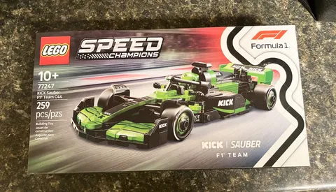 Lego speed champions KICK Sauber F1 Team C44 Race Car 77247 new sealed set.