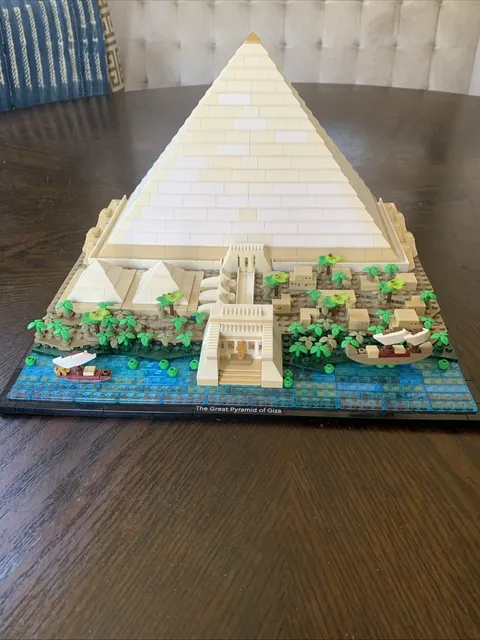 Lego Architecture Great Pyramid of Giza 21058 (Likely Complete w/Some Yellowing)