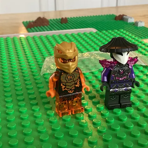 LEGO Plastic Minifigure Lot of 2 Trans Orange Figure & Purple/Black w/ Hat