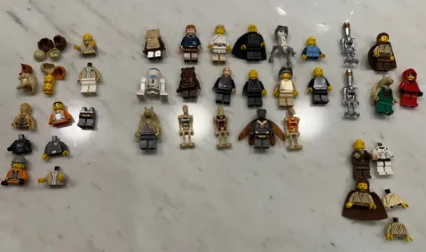 LEGO Star Wars Minifigure Lot w/ Droids, Mixed Characters Parts & Accessories