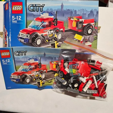 LEGO City Fire Fighter Set 7942 Off Road Fire Rescue COMPLETE Fireman