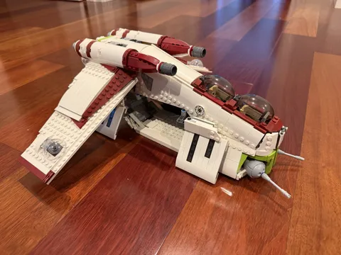 Custom LEGO Star Wars Republic Gunship BrickVault MOC Minifig Scale (100% LEGO)