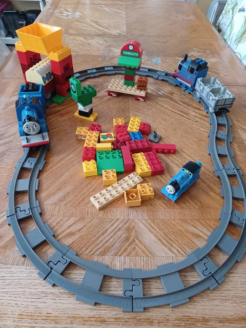 LEGO DUPLO Thomas Train & Friends Lot Tank Engines & Tracks