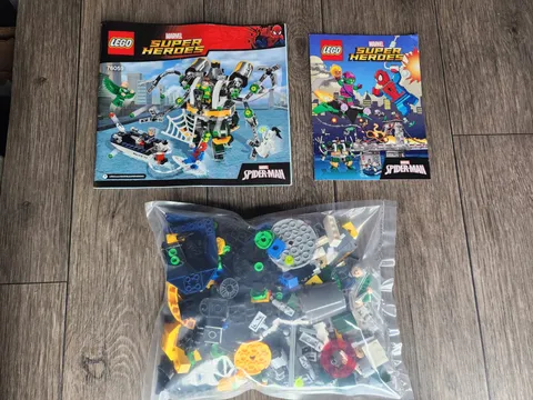 LEGO Marvel 76059 Spider-Man Doc Ock's Tentacle Trap - Missing 1 Part - w/Figs