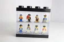 Lego 6278 Island Minifigure Display Case with 8 Figures Display Case