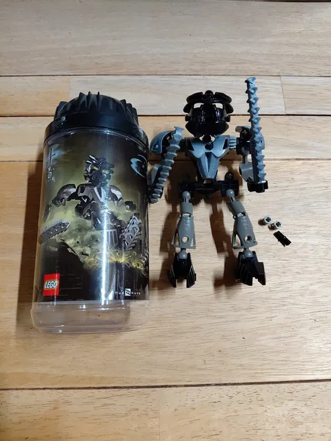 LEGO BIONICLE  ONUA NUVA (8566) WITH CANISTER No Manual 
