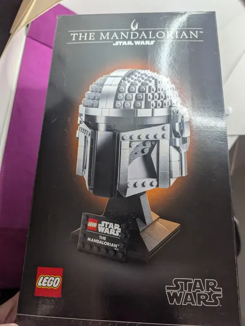 LEGO Star Wars Mandalorian Helmet Collection 75328 584 pcs 18+ Stand