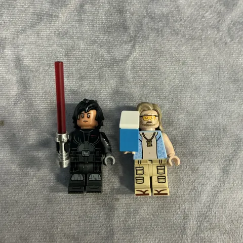 LEGO Star Wars | DARTH DEV, BEACH LUKE  Minifigures | 75389 Dark Falcon