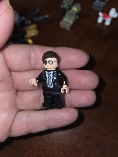 LEGO Marvel Super Heroes Minifigure Agent Coulson  Avengers 