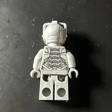 LEGO Iron Man Minifigure Light Gray Suit w/ Printed Torso & Headgear