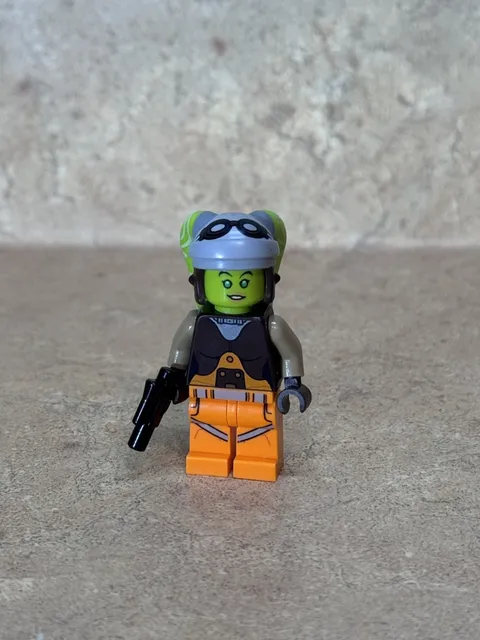 LEGO Hera Syndulla - Dark Tan Arms