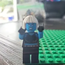 LEGO Super Heroes Justice League Killer Frost Minifigure from 76098