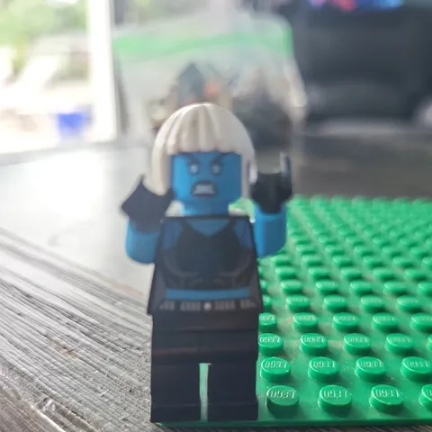 LEGO Super Heroes Justice League Killer Frost Minifigure from 76098