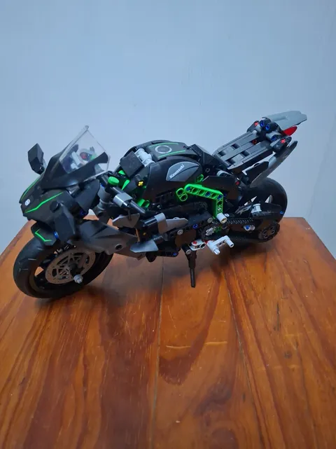 LEGO Technic Kawasaki Ninja H2R Motorcycle 42170 As Is No Box Great Condition 