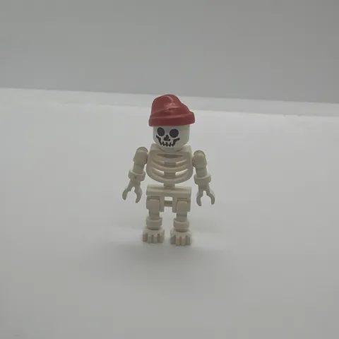LEGO MINIFIGURE PIRATES SKELETON USED GEN010!!