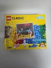 LEGO CLASSIC: Bricks and Lights (11009) (B5)