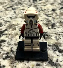 LEGO Star Wars Clone Trooper Minifigure White Helmet Red Markings Display Base