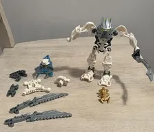 Lego Bionicle Set 7135 Takanuva nearly complete & 8619 Vahki head & few pieces