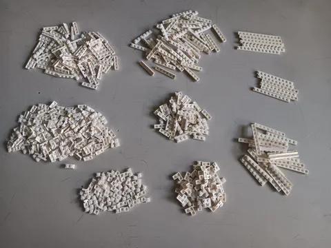 LEGO BULK LOT OF 650 WHITE FLAT PLATES 1X1 1X2 1X3 1X4 1X6 1X8 1X10 1X12
