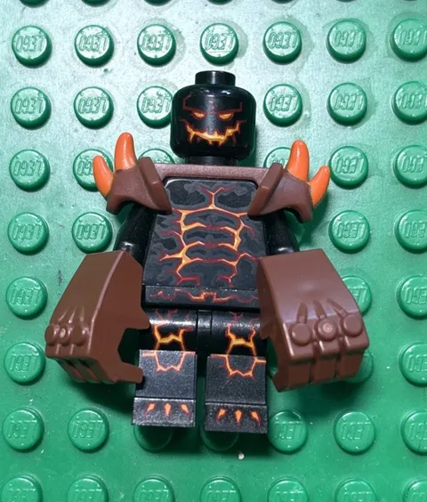 LEGO Moltor Minifigure - 70313 NEXO KNIGHTS Lava Smasher