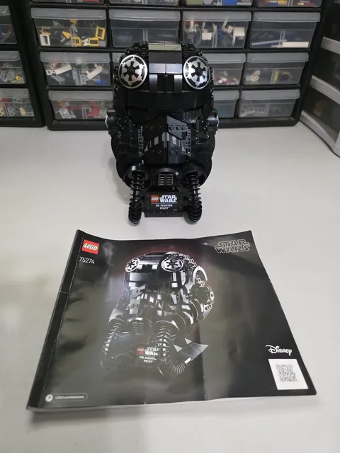 LEGO Star Wars TIE Fighter Pilot Helmet 75274 724pcs