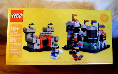 LEGO MINI KNIGHT'S CASTLE (SET NUMBER 40775) NEW IN SEALED BOX