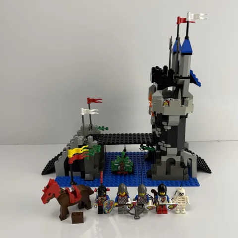 Lego 6078 Royal Drawbridge Knights Castle 1995 Vintage Set 100% Complete