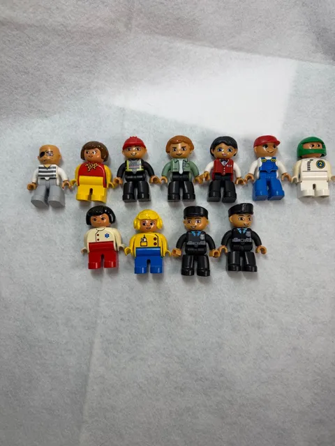Lego Duplo set of 11 People