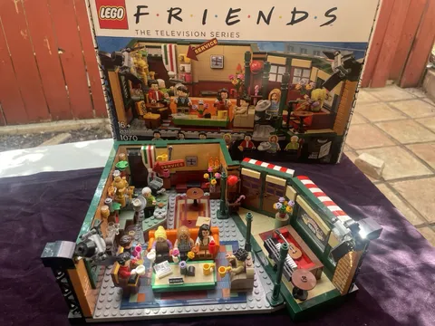 LEGO Ideas FRIENDS Central Perk 21319 The Television Series Set 1070 pcs