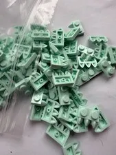 LEGO- NEW-#15208-LIGHT AQUA-PLATE MODIFIED 1 X 2 W/ 3 TEETH-15  PIECES