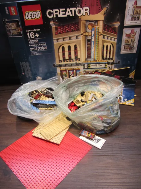LEGO Creator Expert: Palace Cinema (10232) -Not inventoried
