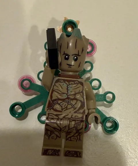 LEGO Groot Guardians of the Galaxy 76231