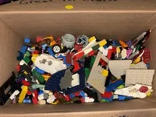 Lego Lot Nine (9) Pounds, Mixed As Purchased At A Yard Sale, Saw A Figure or Two