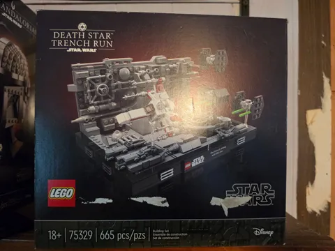 LEGO Star Wars: Death Star Trench Run Diorama (75329)