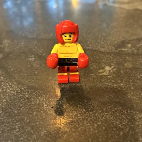 LEGO 2011 Collectible Minifigure Boxer Series 5 col077 - Boxing Gloves & Helmet
