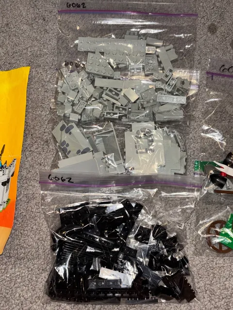 Vintage Lego 6062 Castle Black Falcons Battering Ram Mostly Complete Read Desc