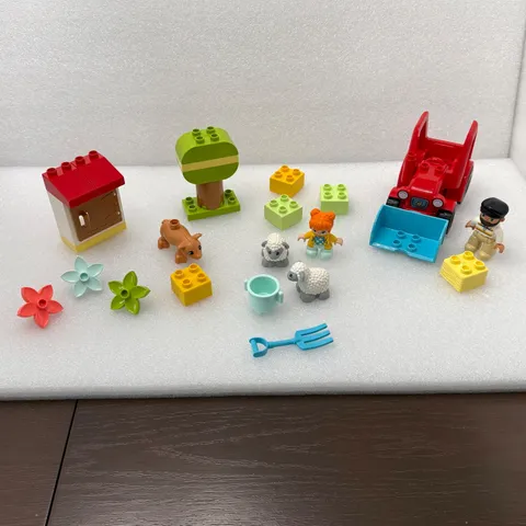 LEGO DUPLO 10950 Farm Tractor & Animal Care Set Great Condition Figures Sheep