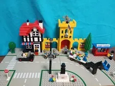 LEGO 1592 Town Square – Castle Scene, UK Version