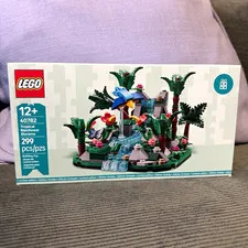 LEGO 40782 Tropical Rainforest Diorama Limited Edition Set 299 pcs 12+