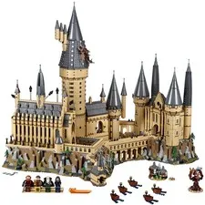 BRAND NEW Condition: LEGO Harry Potter: Hogwarts Castle (71043) sealed