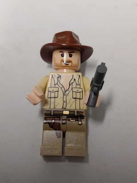 LEGO  Indiana Jones Open Shirt Minifigure  Ambush In Cairo #34