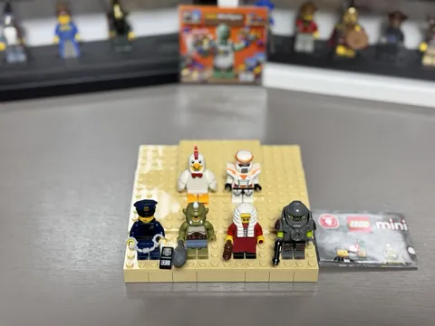 LEGO Minifigures Series 9 Lot of 6 Chicken Suit Guy Cyclops Judge Mech 71000