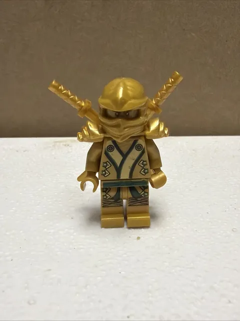 Used LEGO Ninjago Lloyd Golden Ninja The Final Battle Minifigure With 2 Swords