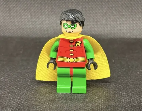 2008 AUTHENTIC LEGO DC Super Heroes Classic Robin Minifig w/ Cape - Face Wear