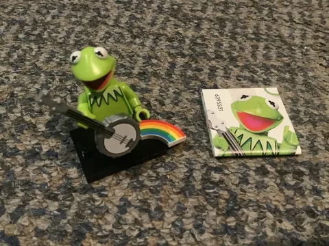 LEGO DISNEY THE MUPPETS KERMIT THE FROG MINIFIG NEW 71033 WITH CATALOGUE FIGURE