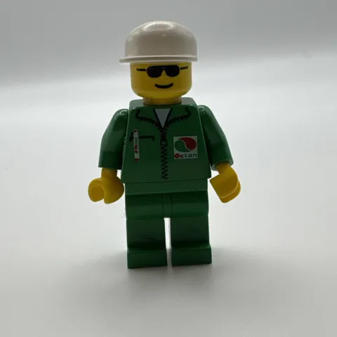 Lego oct001 Octan Worker Gas Attendant Yellow Head Green Torso Minifigure ONLY