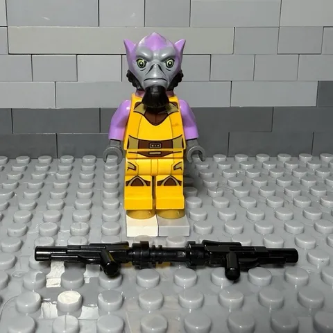 LEGO STAR WARS Zeb Orrelios Plastic Minifigure w/ Yellow Suit & Blaster