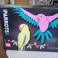 Lego Parrots #31211 Brand New in Box